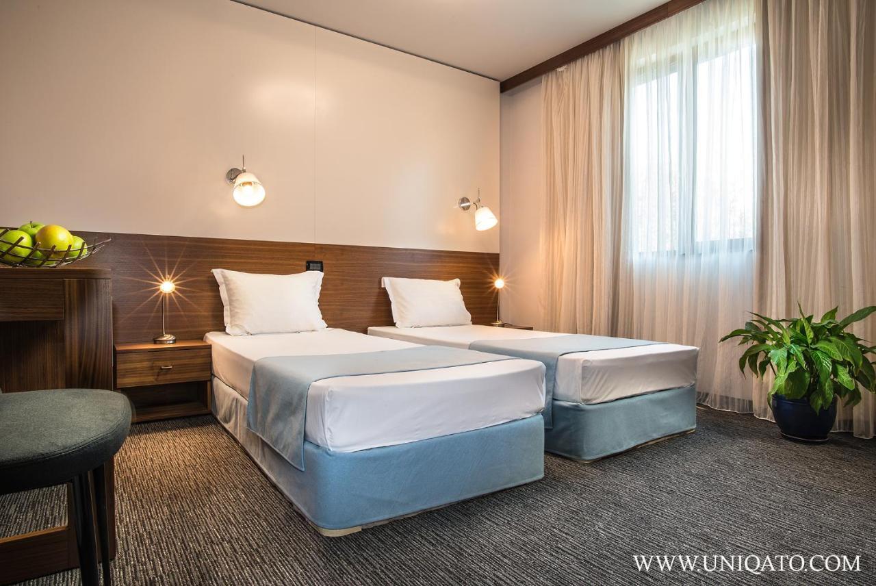 Uniqato Hotel สตาราซาโกรา ภายนอก รูปภาพ